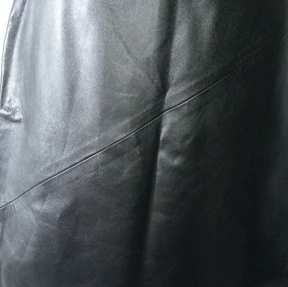 100% Leather Skirt - Picture 2 of 7